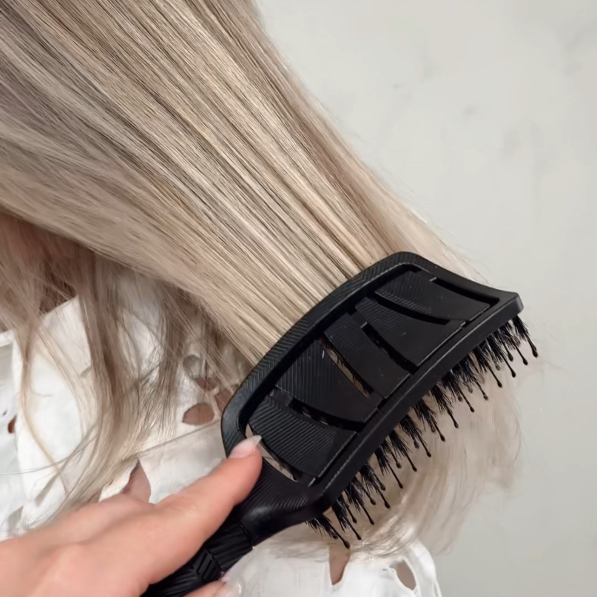 Your Paddle Brush - For fast blow-drying, shine and less frizz