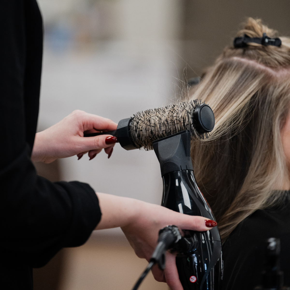 Your Round Brush 34 mm | Rundborste för glansig blowout med volym och utan frizz